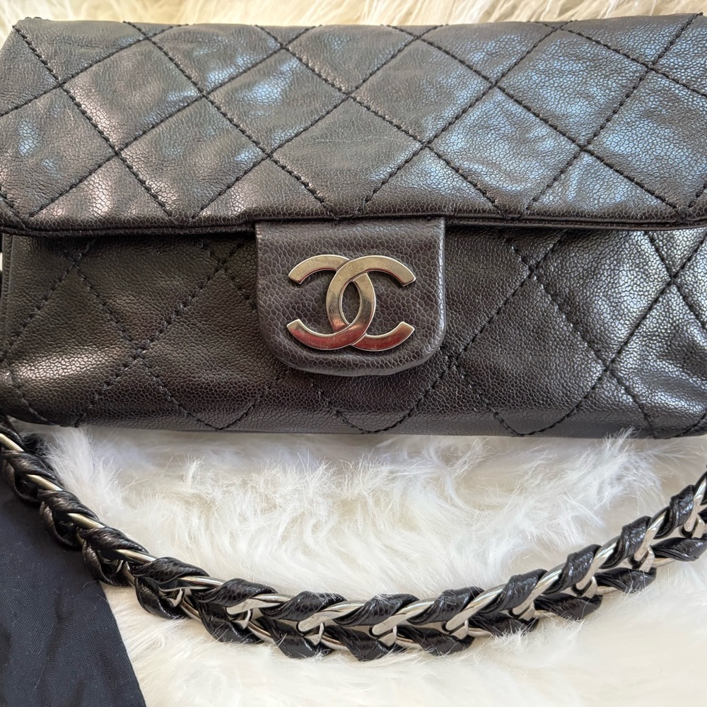 Chanel Black Quilted Leather Bag - Picture 2 of 10